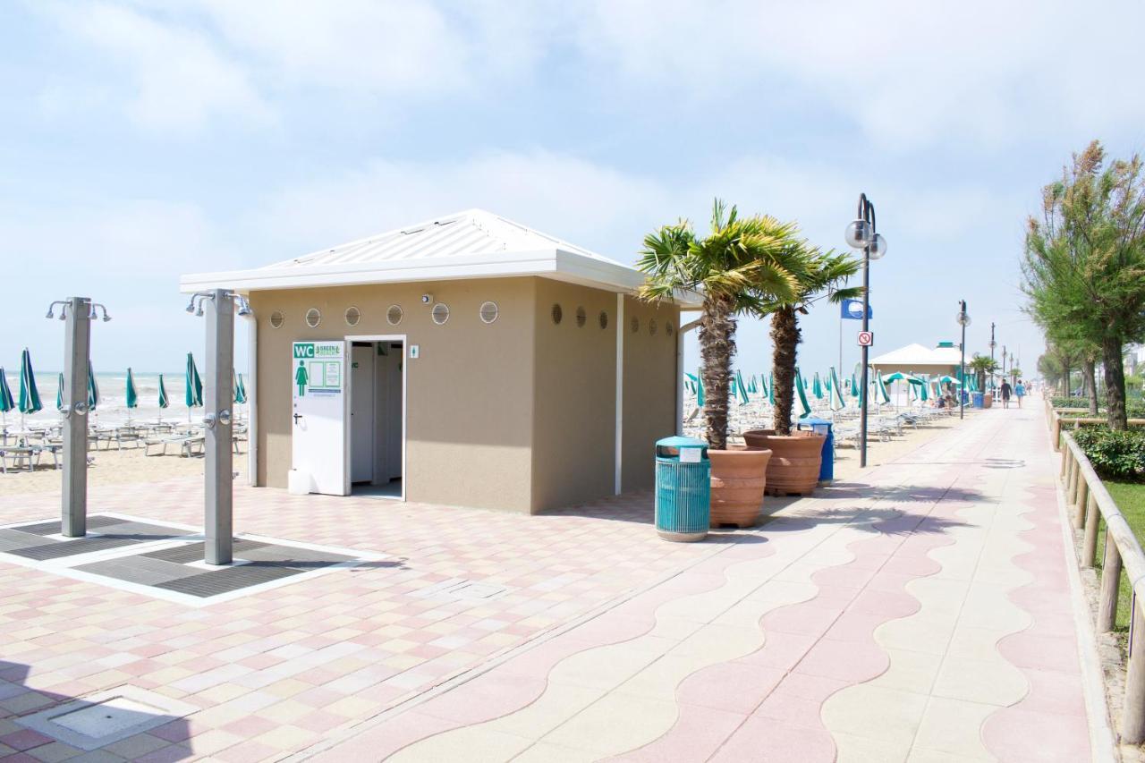 Cristina N. 12 * Lido di Jesolo